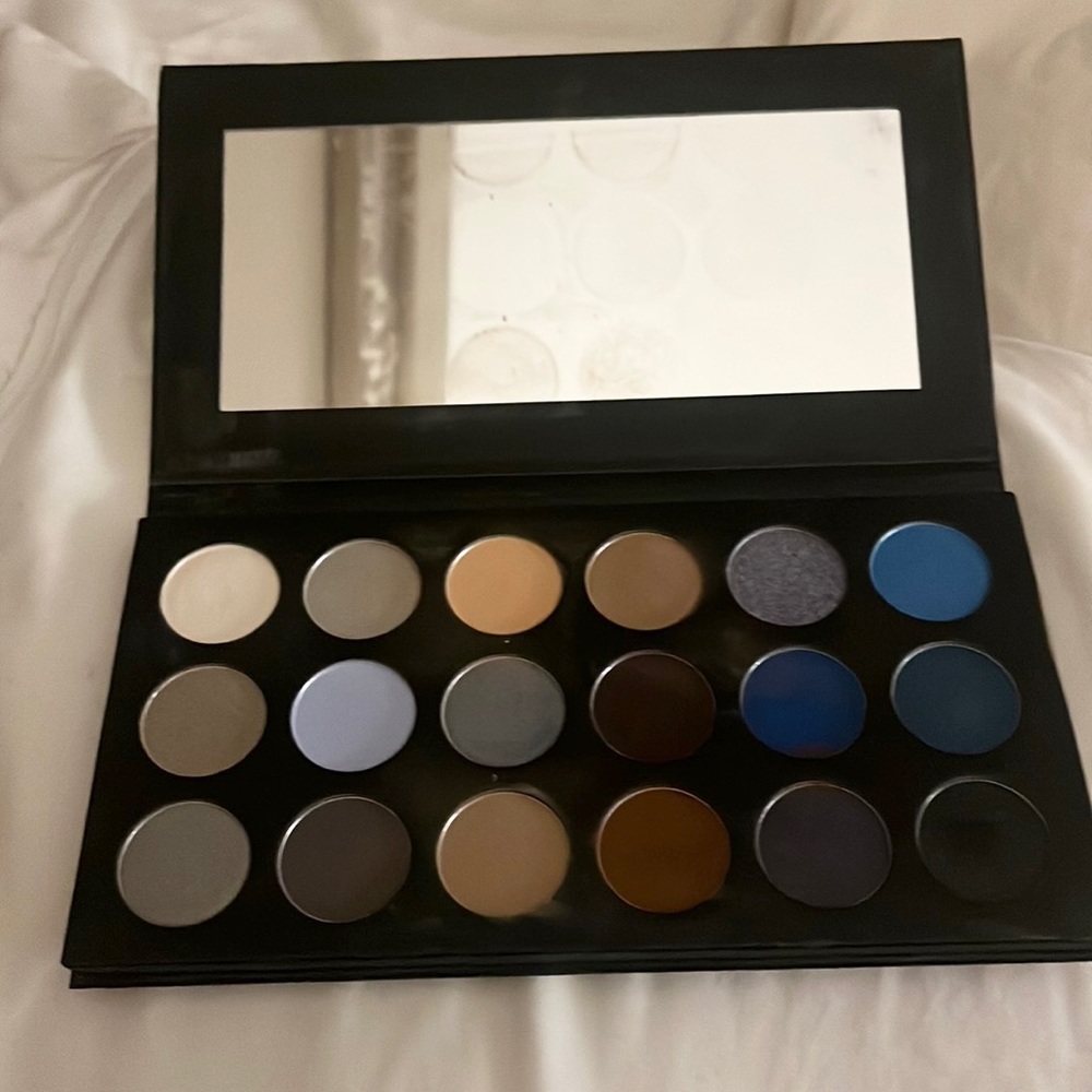 Morphe Palettes(2) 18s- Sunset Beats and 18A-Blue Ya Away - Picture 2 of 3